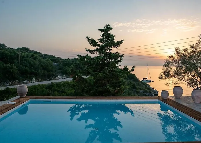 Vila Jean Luc By Paxosretreats